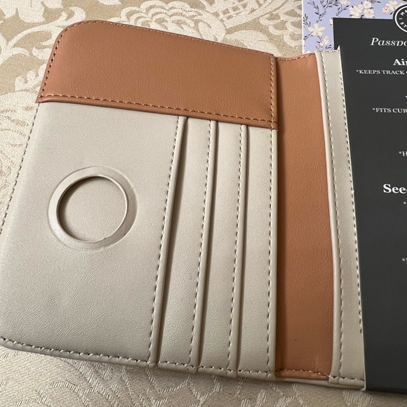 Martha Stewart Passport Holder NWT - Picture 5 of 6